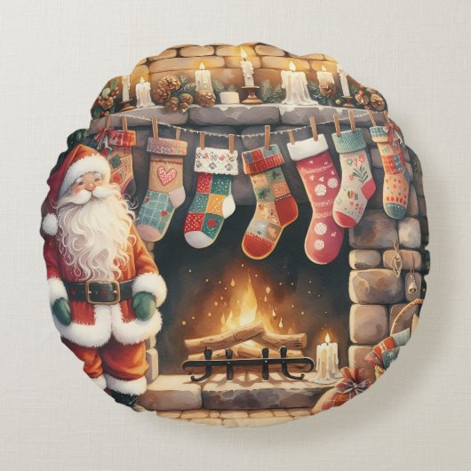 Santa by Fireplace Christmas Stockings ラウンドクッション (正面)