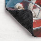 Santa Claus Delivering Gifts By Speedboat マウスパッド (コーナー)