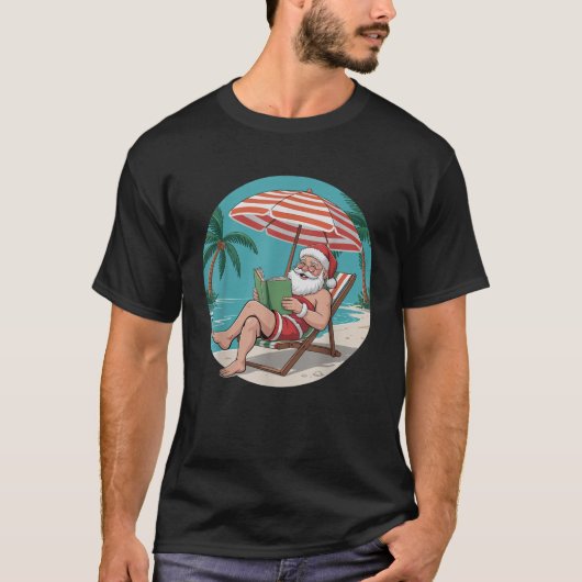 Santa Claus Relaxing On Beach Reading Book Summer Tシャツ (正面)