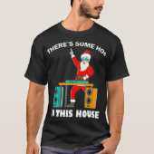 Santa Djの家おもしろいに住む Tシャツ (正面)