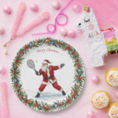 Santa is Playing Tennis Merry Christmas themed ペーパープレート (パーティー)