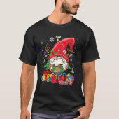 Santa Reindeer Gnome Drinking Beer Funny Christmas Tシャツ (正面)