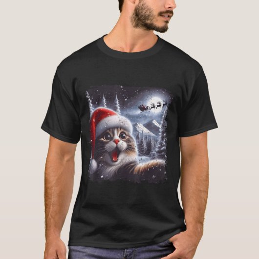 Santa Reindeer Selfie Cat Funny Christmas Tee  Tシャツ (正面)