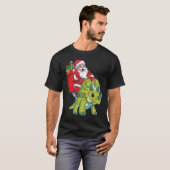 Santa Riding Triceratops Dinosaur Christmas Boys K Tシャツ (正面フル)