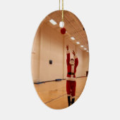 Santa Shooting Hoops セラミックオーナメント (右)