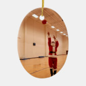 Santa Shooting Hoops セラミックオーナメント (正面)