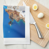Santoriniの島-カルデラ、ギリシャ キッチンタオル (四つ折り)