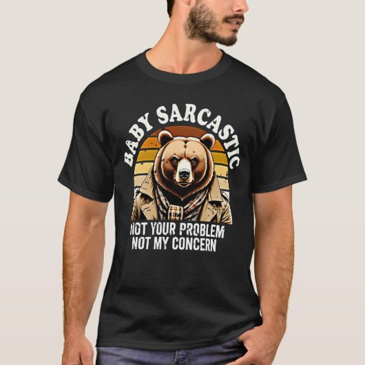 Sarcastic Bear Retro Sunset Streetwear Art Tシャツ (正面)