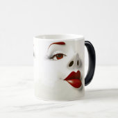 Sarcastic Women Face with Red Lips モーフィングマグカップ (正面右)