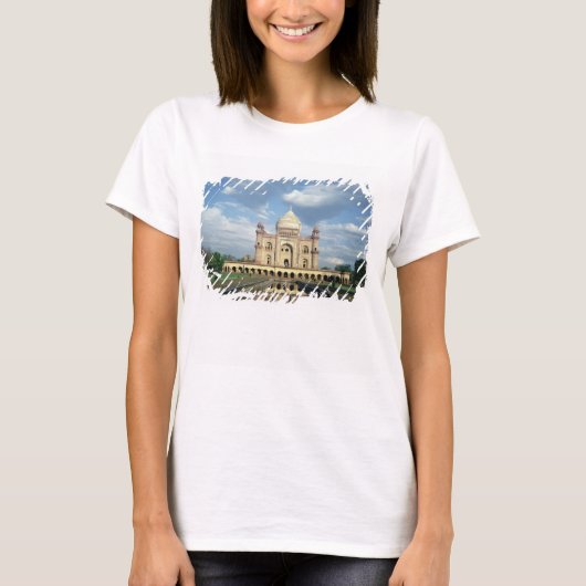 Sardar Jang、Oudhおよび主なMinisのNawabの墓 Tシャツ (正面)