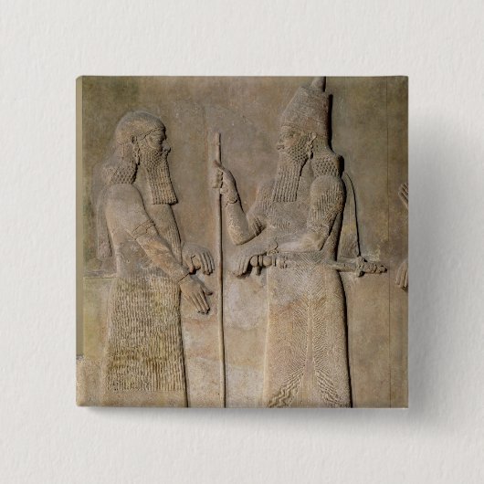 Sargon IIおよび宰相を描写するレリーフ、浮き彫り 缶バッジ (正面)