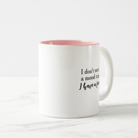 Sarkyおもしろいは気分のリングや輪を必要としない私は顔 ツートーンマグカップ (正面右)