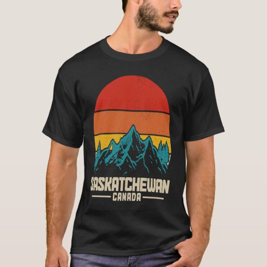 Saskatchewan Canada Vintage Mountains Hiking Natur Tシャツ (正面)