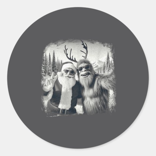 Sasquatch 67 Christmas Tree Funny Santa Bigfoot  ラウンドシール (正面)