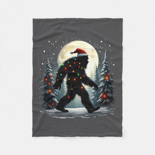 Sasquatch 67 Santa Bigfoot Christmas Tree Funny  フリースブランケット (正面)