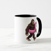 Sasquatch in a Flamingo Float Funny Cryptid Summer マグカップ (正面右)