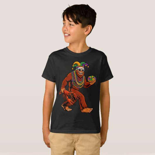 Sasquatch Mardi Gras Bigfoot Parade Beads King Cak Tシャツ (正面フル)
