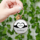 SassyハートFishnetキーチェーン、白黒 キーホルダー (手)