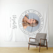 Sassy & Classy誕生日パーティー写真ホワイトバックドロップ タペストリー (インサイチュ(横))