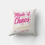 Sassy Pink Typography Chaos And Confidence クッション (裏面)