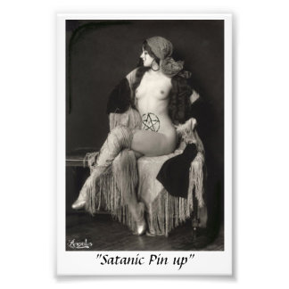 "Satanic Pin up" フォトプリント