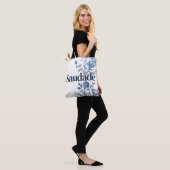Saudade Portuguese Tote Bag – Blue Azulejo Floral トートバッグ (モデル)