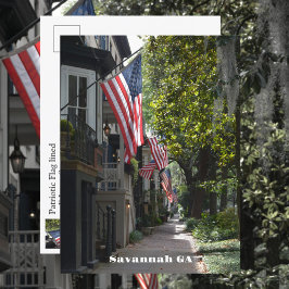 Savannah Georgia国旗がE Jones Stの写真に並ぶ ポストカード