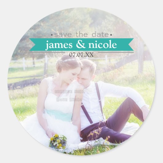 SAVE THE DATE ティールカラーの結婚式 写真ステッカー ラウンドシール (正面)
