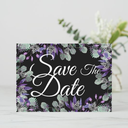 Save The Date 花の紫色の花 白い文字 招待状 (スタンド正面)