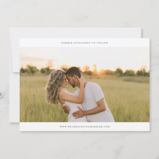 Save The Date Classic Script Full Bleed Wedding 案内状 (裏面)