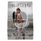 Save the date simple minimal QR scan code details  ミディアムペーパーバッグ (裏面)