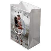 Save the date simple minimal QR scan code details  ミディアムペーパーバッグ (裏面アングル)