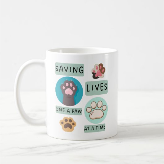 Saving Lives One Paw At A Time – Vet Animal Design コーヒーマグカップ (左)