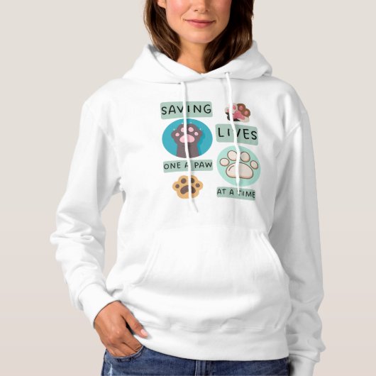 Saving Lives One Paw At A Time – Vet Animal Design パーカ (正面)