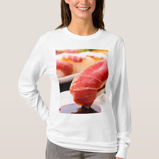 Savor the Dip – A consistent aesthetic Tシャツ (正面)