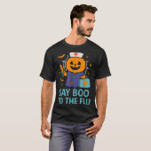 Say Boo To The Flu Nurse Halloween Vaccine Pumpkin Tシャツ (正面フル)