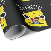 Say Cheeseおもしろい Photographer Pun Dark BG ラッピングペーパー (ロールコーナー)