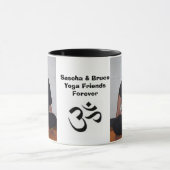 Saza1、Bruce2、OM、Sascha及びBruceYoga FriendsFo… マグカップ (中央)
