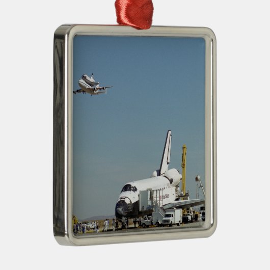 SCA Overheaのコロンビアが付いている走路の努力 メタルオーナメント (右)