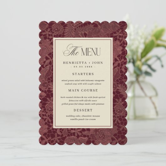 Scalloped Edge Burgundy Lace Wedding Menu Card 招待状 (スタンド正面)