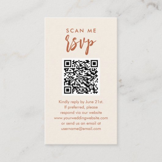 Scan Me RSVP Boho DesertのQR結婚コードRSVP エンクロージャーカード (正面)