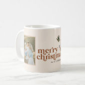 Scandi Bohoモダンニュートラルメリークリスマス2写真 コーヒーマグカップ (正面左)