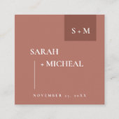 SCANDI TERRACOTTA RUST MONOGRAMの結婚ウェブサイト スクエア名刺 (正面)