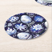 Scandinavian Blue Easter Egg Spring Floral ラウンドペーパーコースター (アングル)