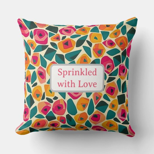 Scattered Floral Love - Sprinkled with love クッション (正面)