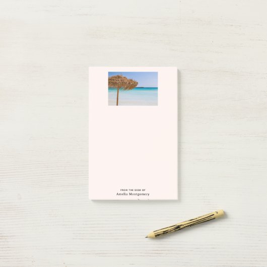 Scenic Tropical Beach with Straw Umbrella ポストイット (デスク上)