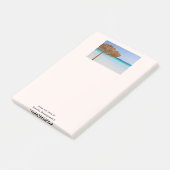 Scenic Tropical Beach with Straw Umbrella ポストイット (アングル)