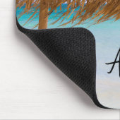 Scenic Tropical Beach with Straw Umbrella マウスパッド (コーナー)