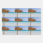 Scenic Tropical Beach with Straw Umbrella Pattern ラッピングペーパーシート (正面2)