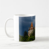 Schloss Bran in Rumänien コーヒーマグカップ (左)